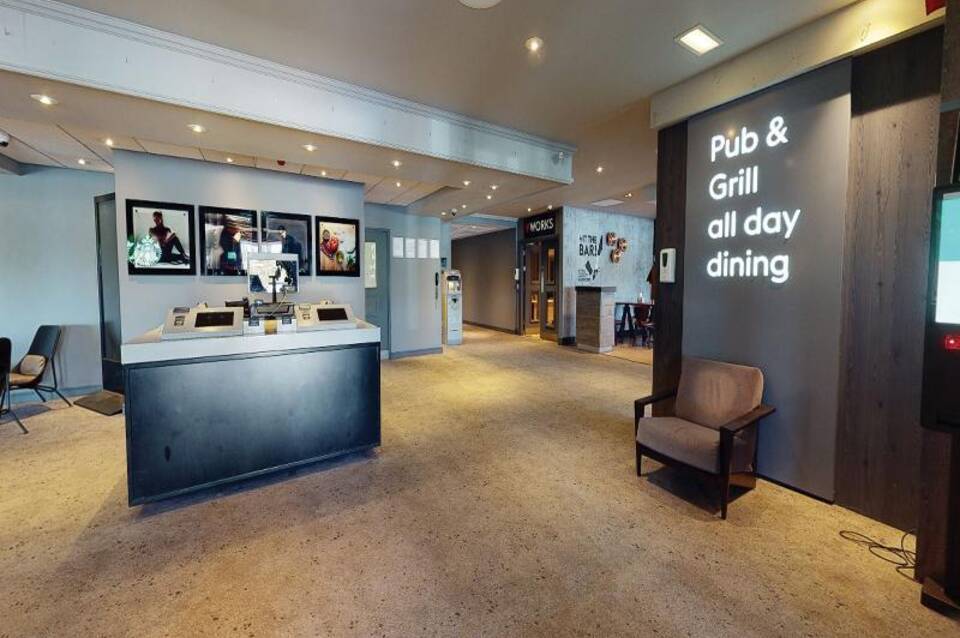 Village Hotel Birmingham Dudley 2