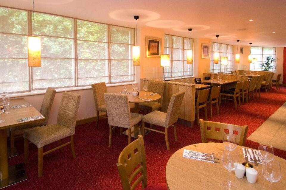 Premier Inn Kensington Olympia 2