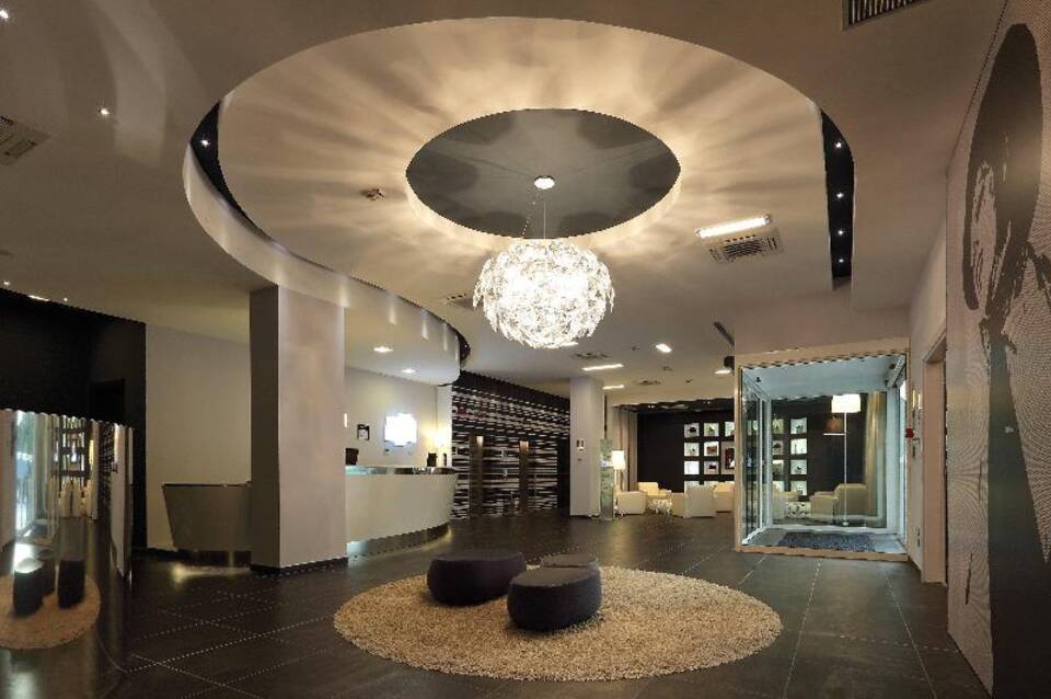 Holiday Inn Milan Nord - Zara 4