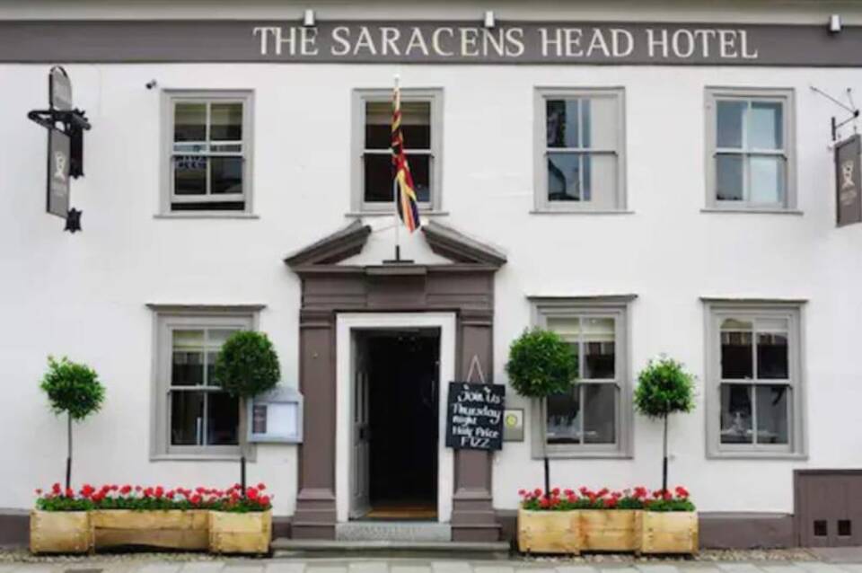 The Saracens Head 4