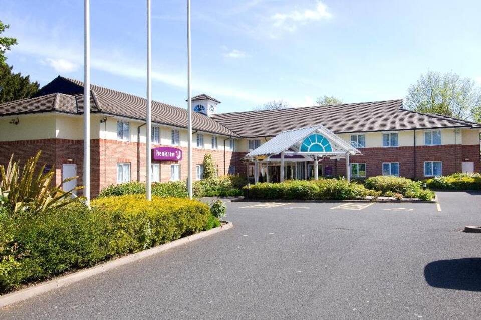Premier Inn Birmingham South Hall Green 1