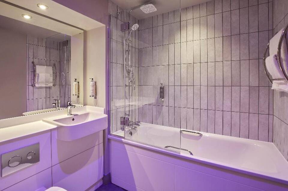 Premier Inn Birmingham South Hall Green 4