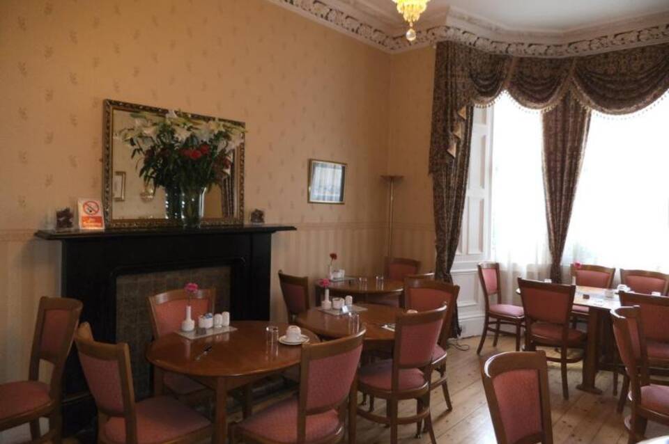 Menzies Guesthouse 3