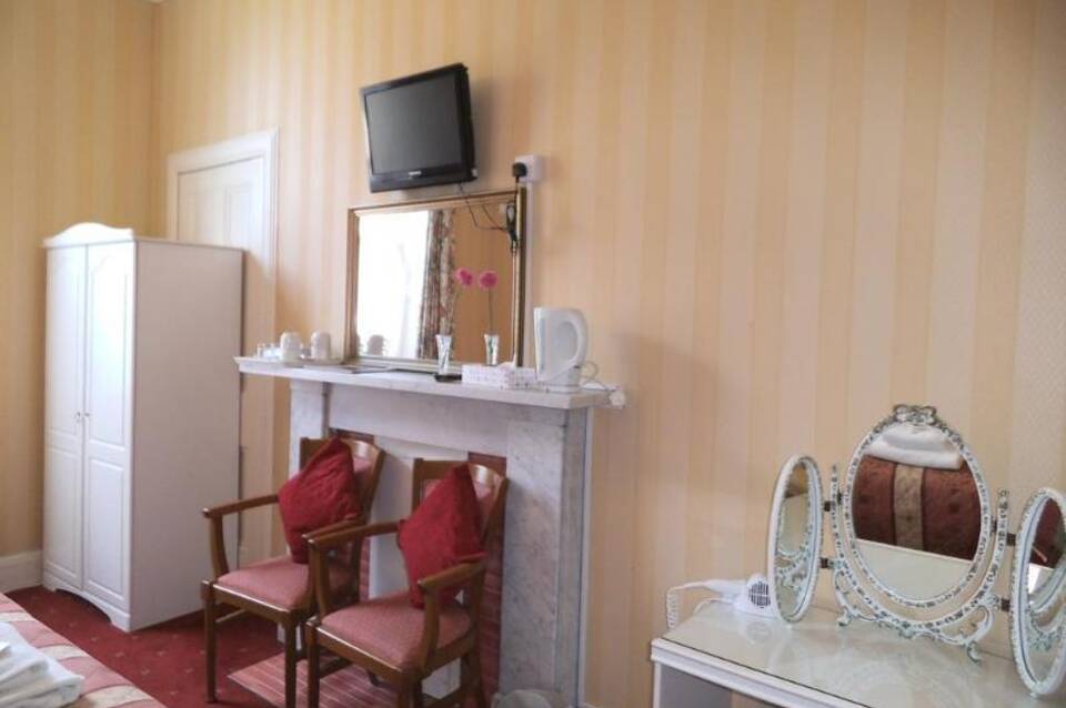 Menzies Guesthouse 5