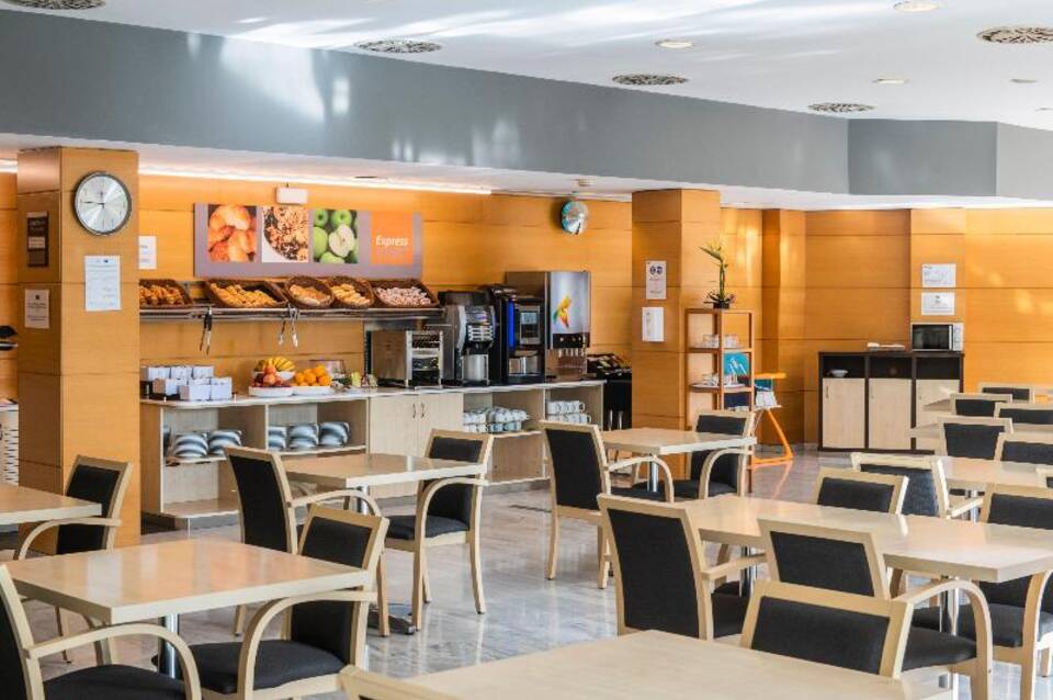 Holiday Inn Express Barcelona - Montmelo 5