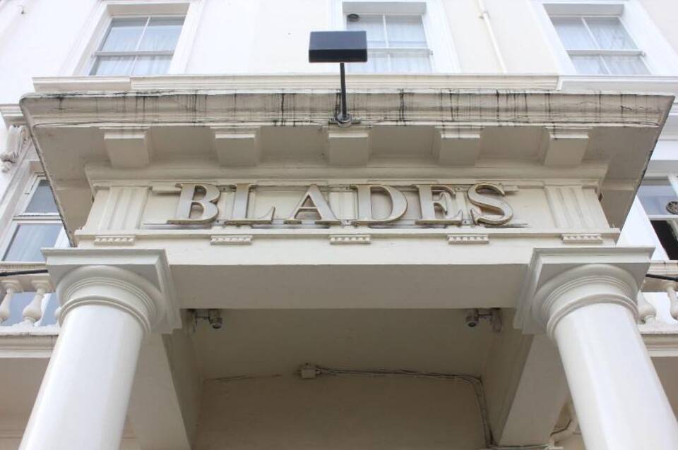 Blades Hotel 3