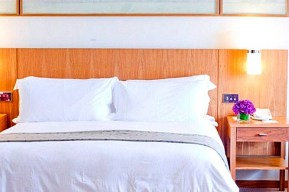 Canary Riverside Plaza Vignette Collection  by IHG 3