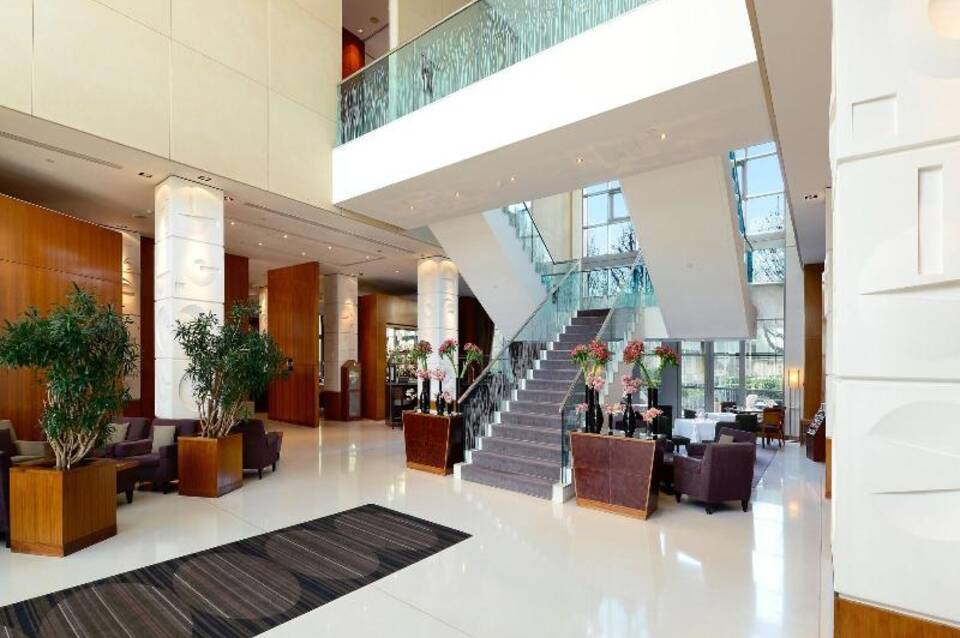 Canary Riverside Plaza Vignette Collection  by IHG 2