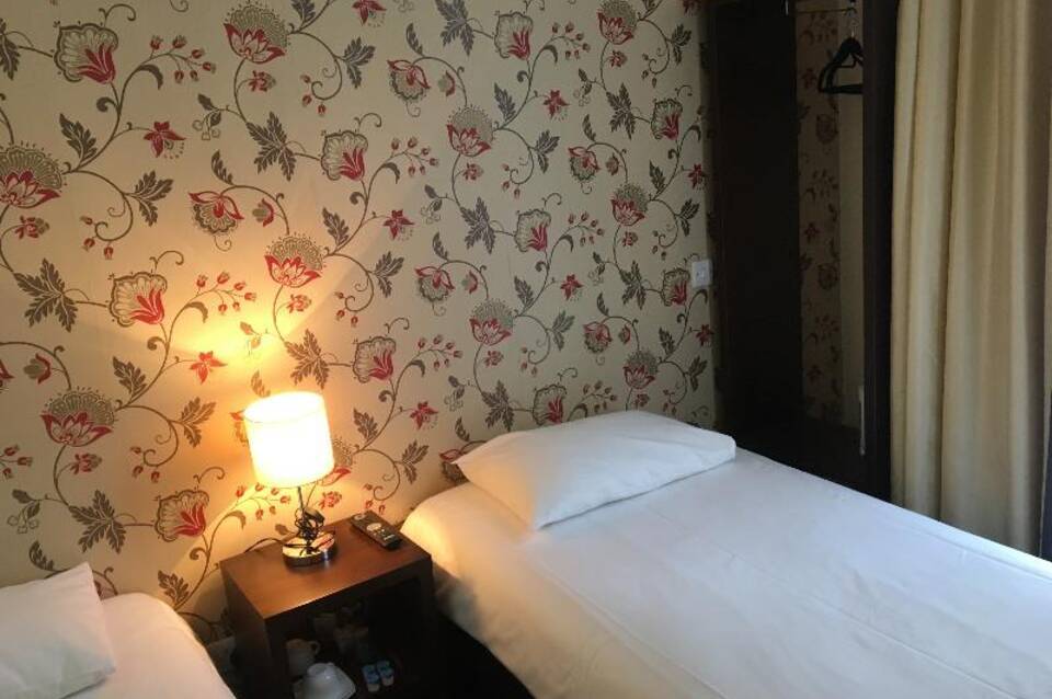 Islington Inn  4