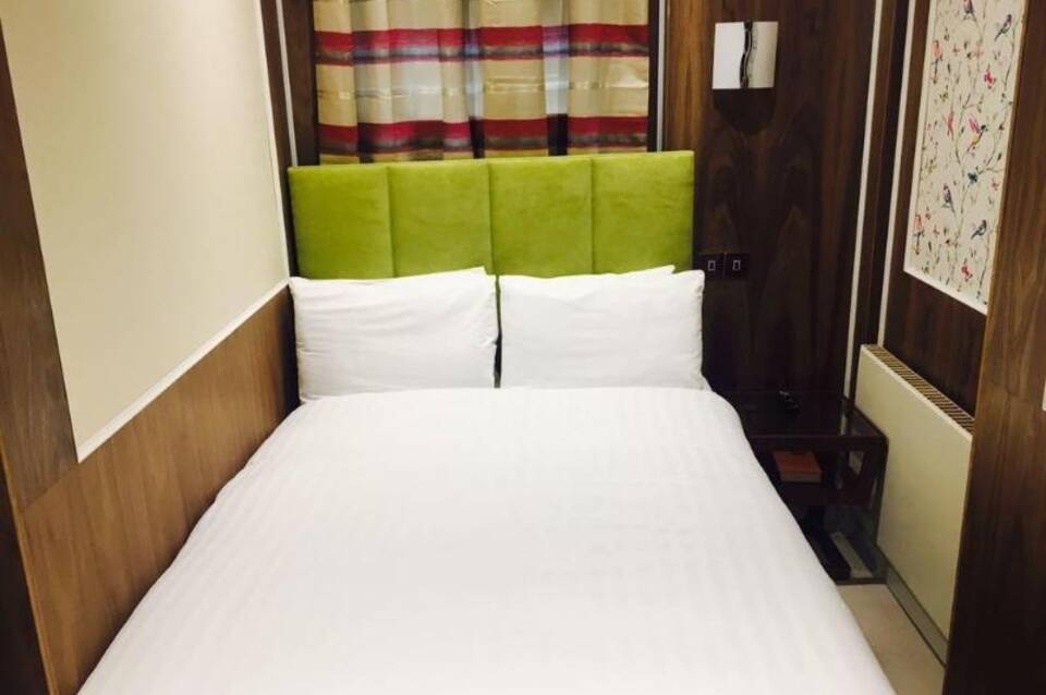 Cheshire Hotel 3