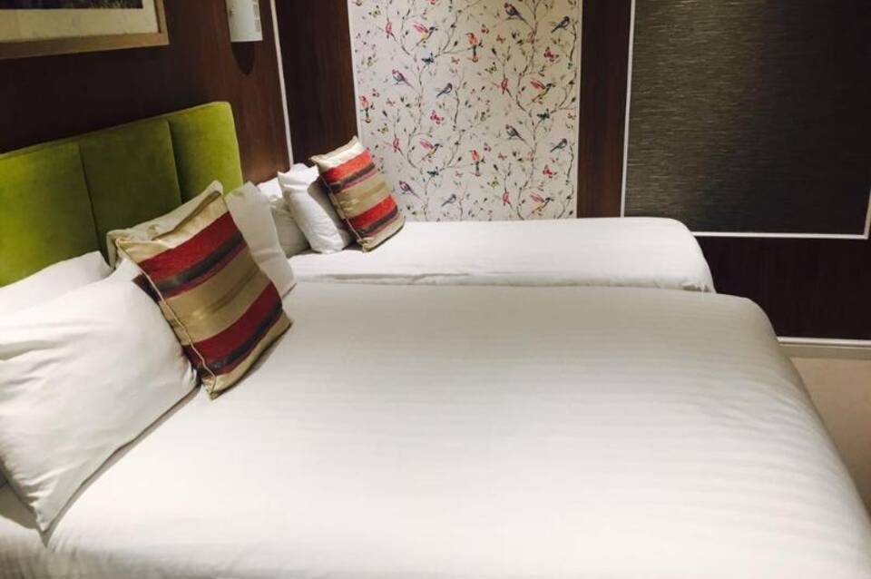 Cheshire Hotel 5