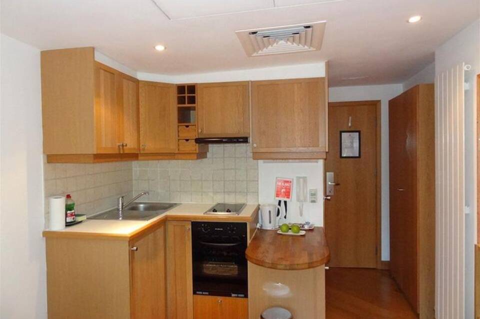 Studios 2 Let Serviced Apartments 1