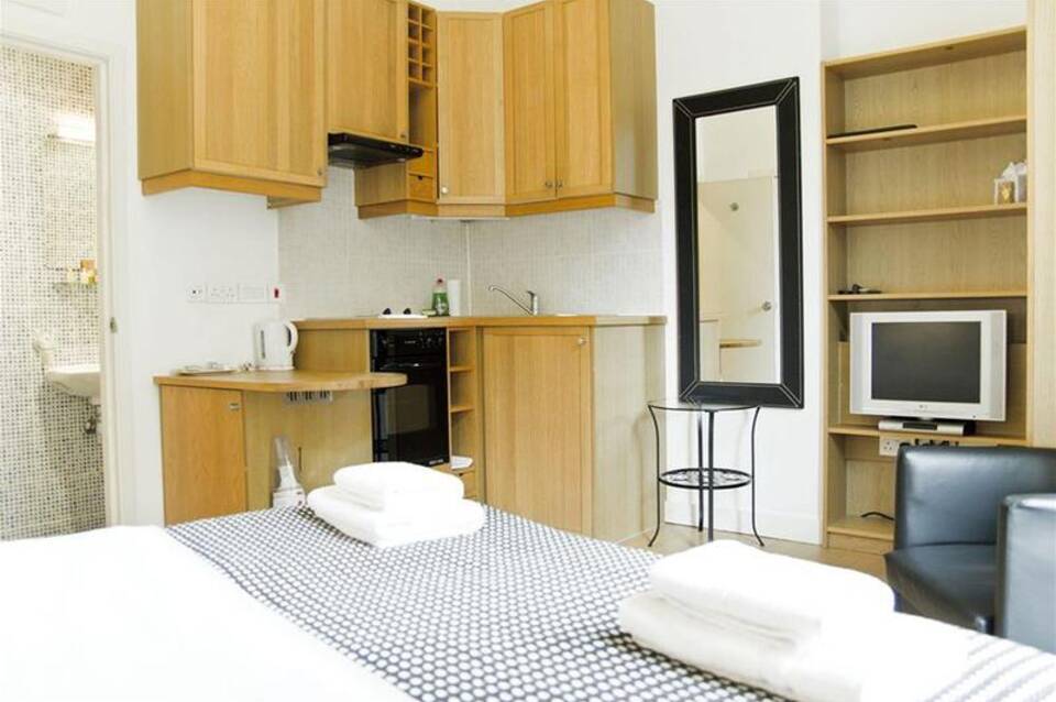 Studios 2 Let Serviced Apartments 3