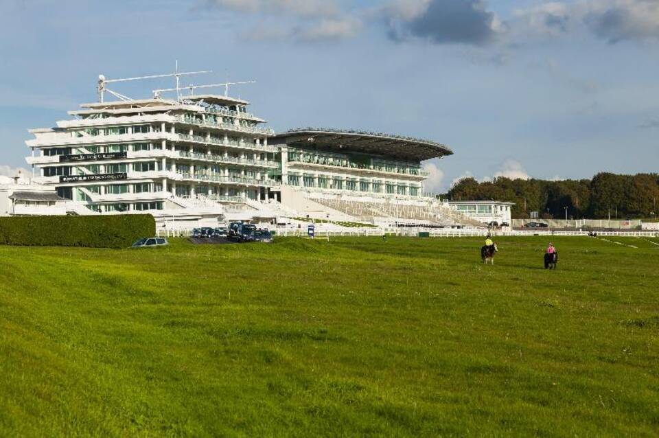 Holiday Inn Express London-Epsom Downs 5