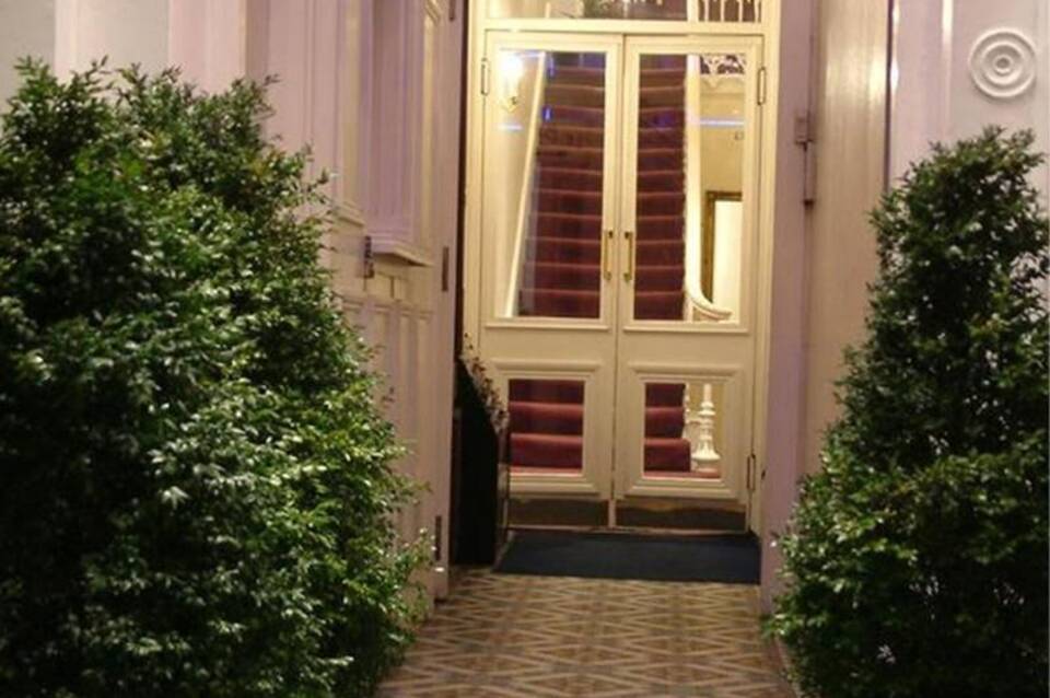 Brompton Hotel 5
