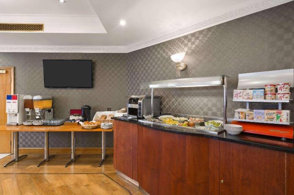 Savera Hotel South Ruislip 3