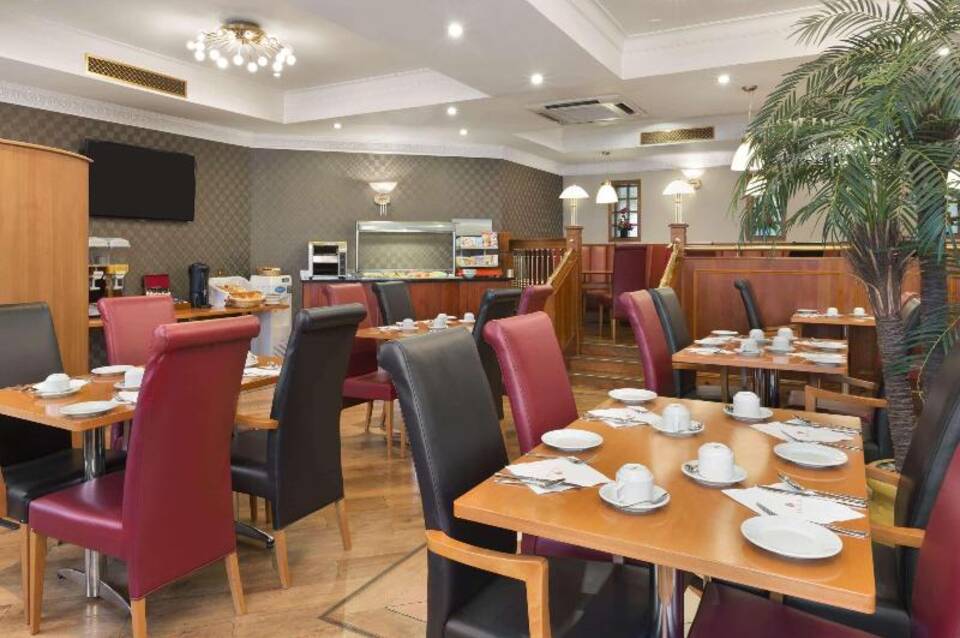 Savera Hotel South Ruislip 4