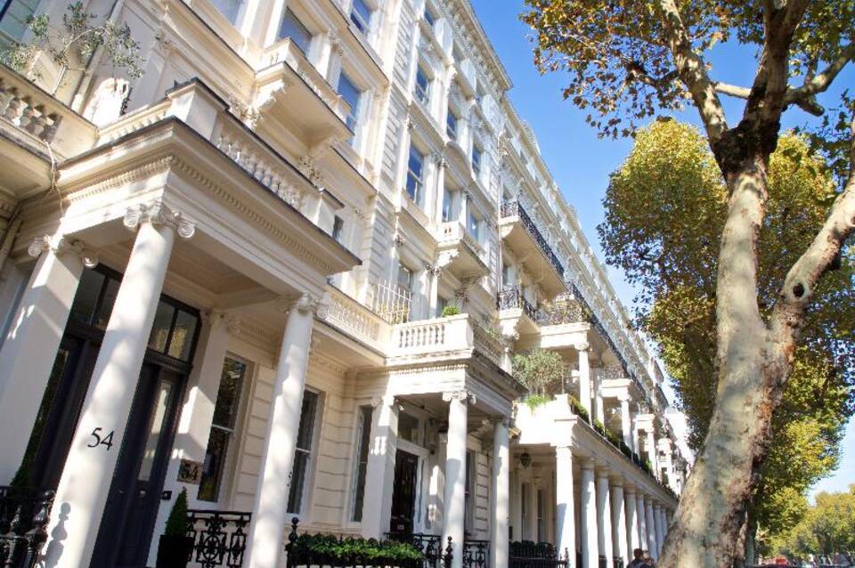 54 Queen’s Gate Hotel 3