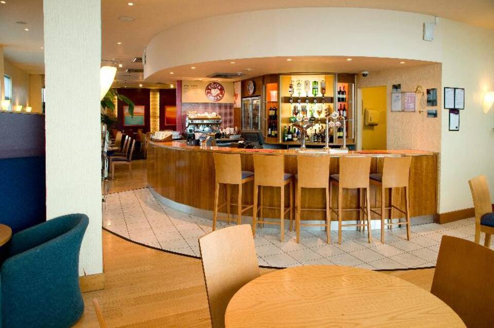 Premier Inn London Wimbledon South 2
