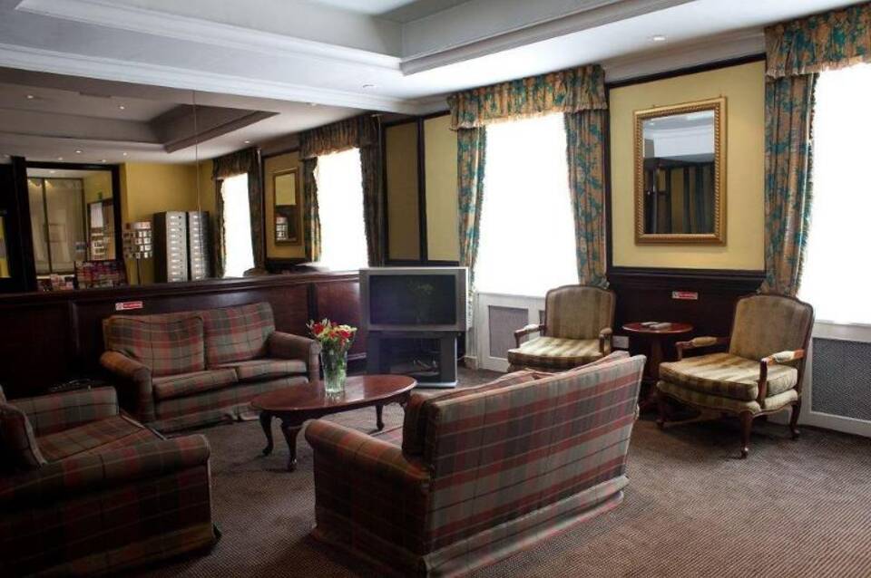 Rose Court Marble Arch 4