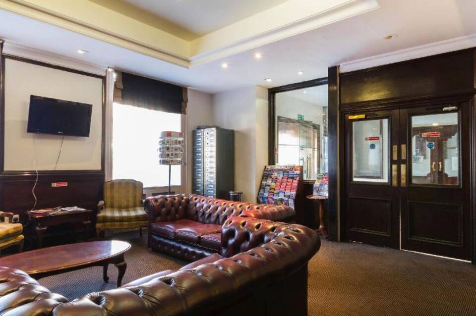 Rose Court Marble Arch 5