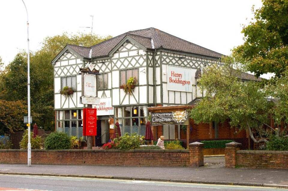 Premier Inn Manchester Swinton 1