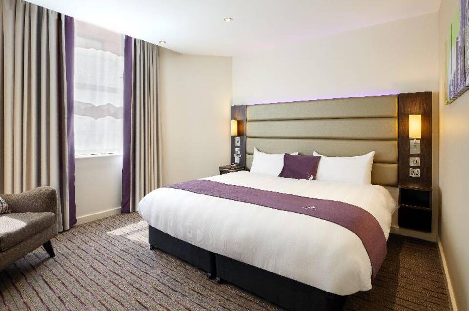 Premier Inn Manchester Swinton 4