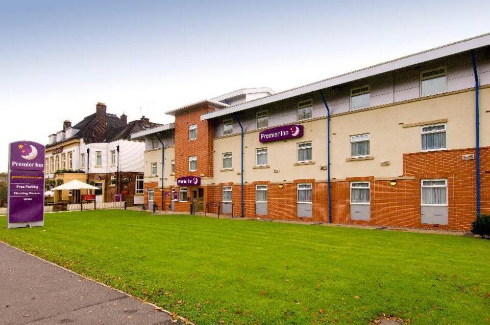 Premier Inn Manchester Heaton Park 2