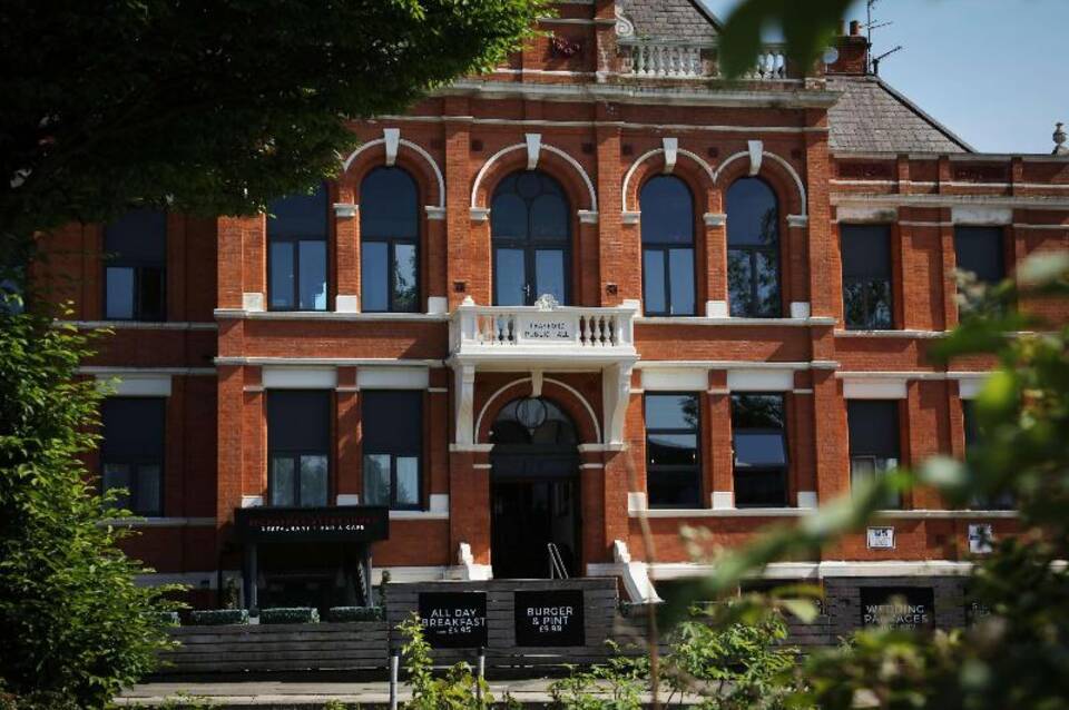 Trafford Hall Manchester, Trademark Collection by Wyndham 3