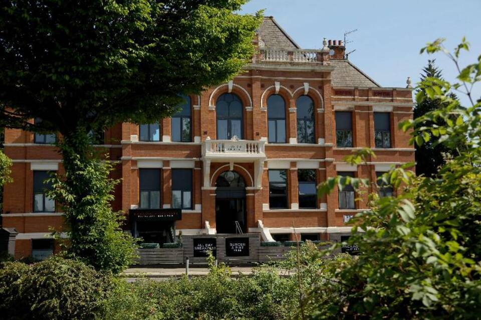Trafford Hall Manchester, Trademark Collection by Wyndham 5