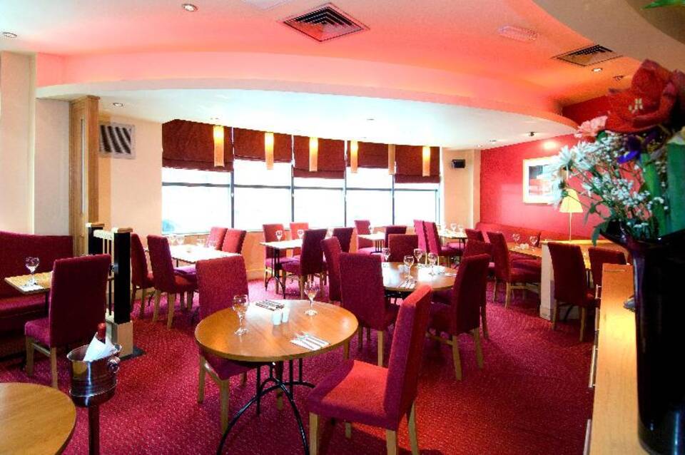 Premier Inn Manchester City Centre Portland Street 1
