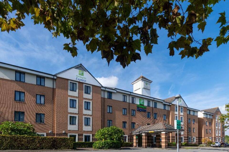 Holiday Inn Express London - Dartford 2