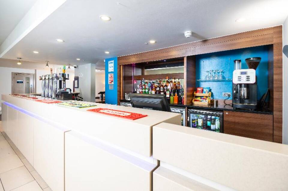 Holiday Inn Express London - Dartford 4