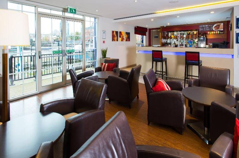 Holiday Inn Express - Salford Quays 2