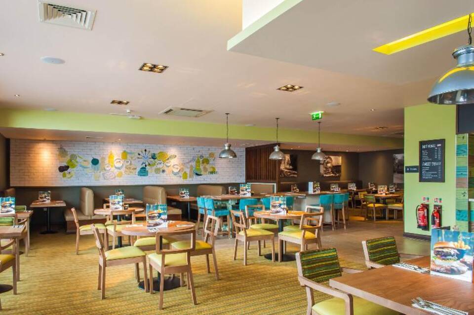 Premier Inn Luton Town Centre Hotel 1