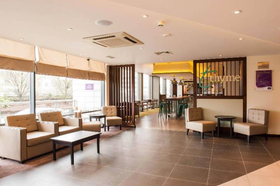Premier Inn Luton Town Centre Hotel 3