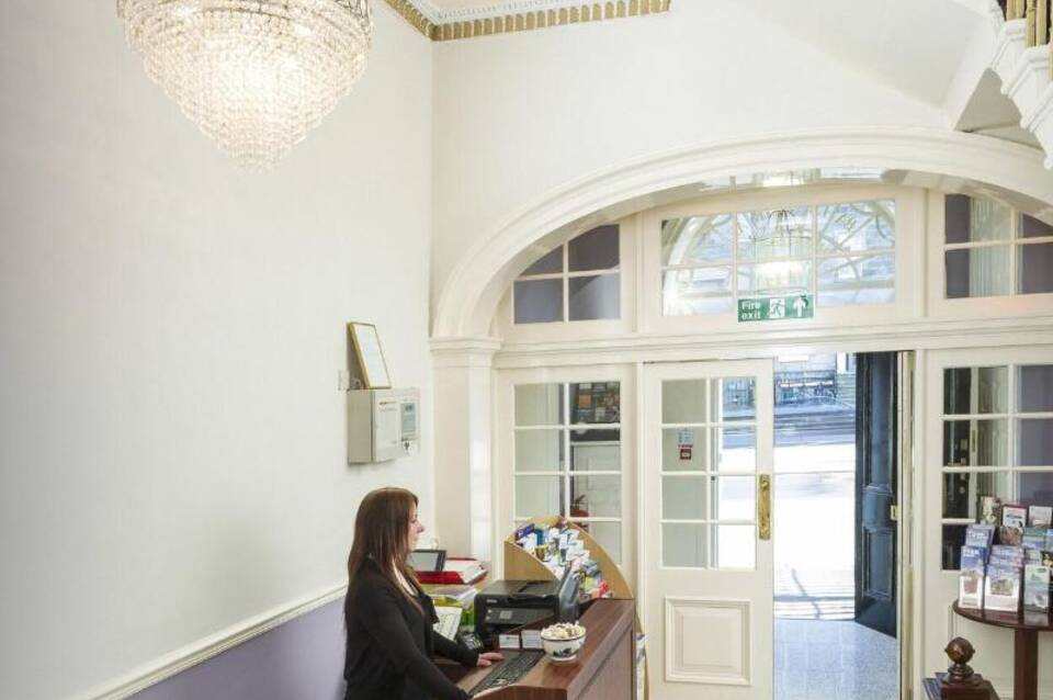 New Town Hotel 4