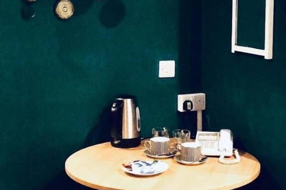 Avis Hotel 3