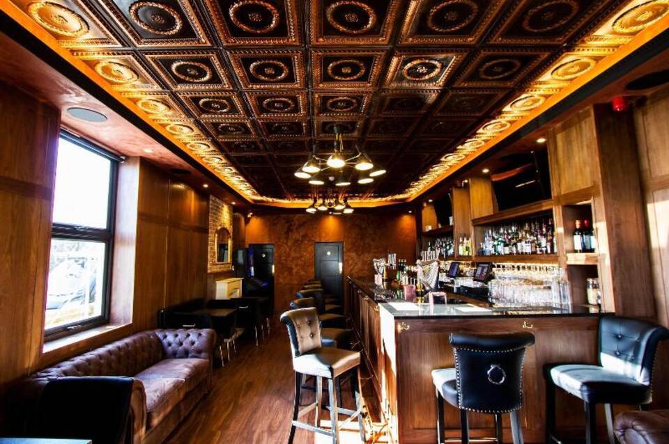 The Hadley Hotel 1
