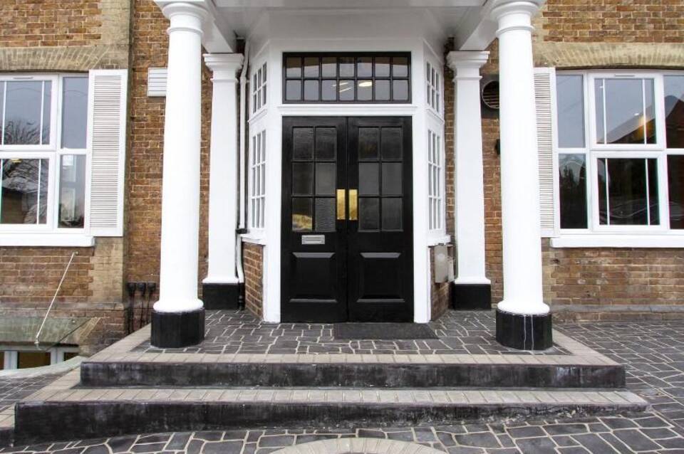 The Hadley Hotel 4