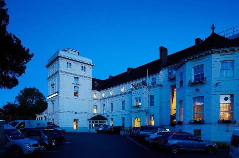 The Bromley Court Hotel 1