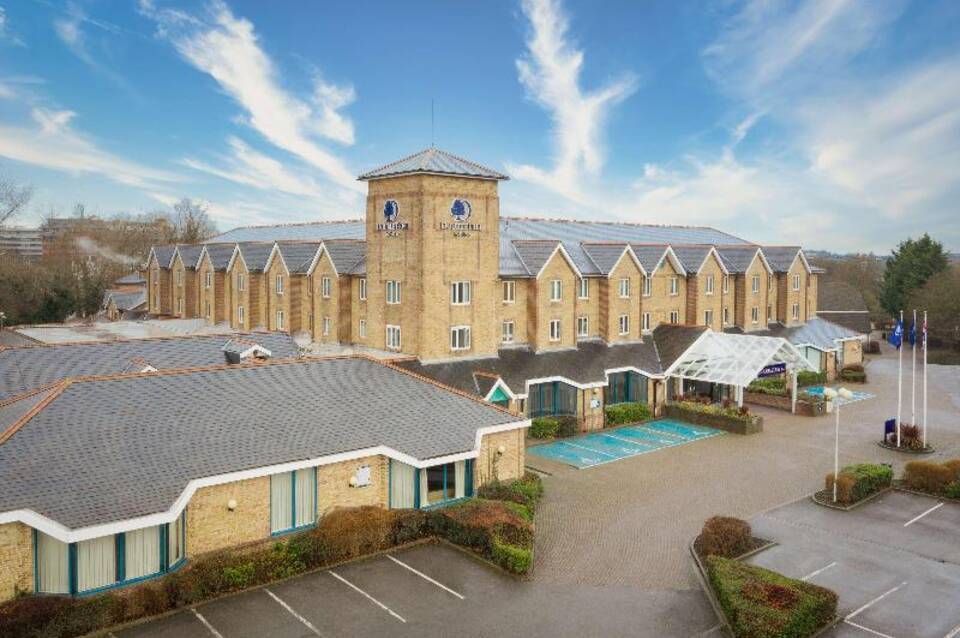 DoubleTree by Hilton London Elstree 2