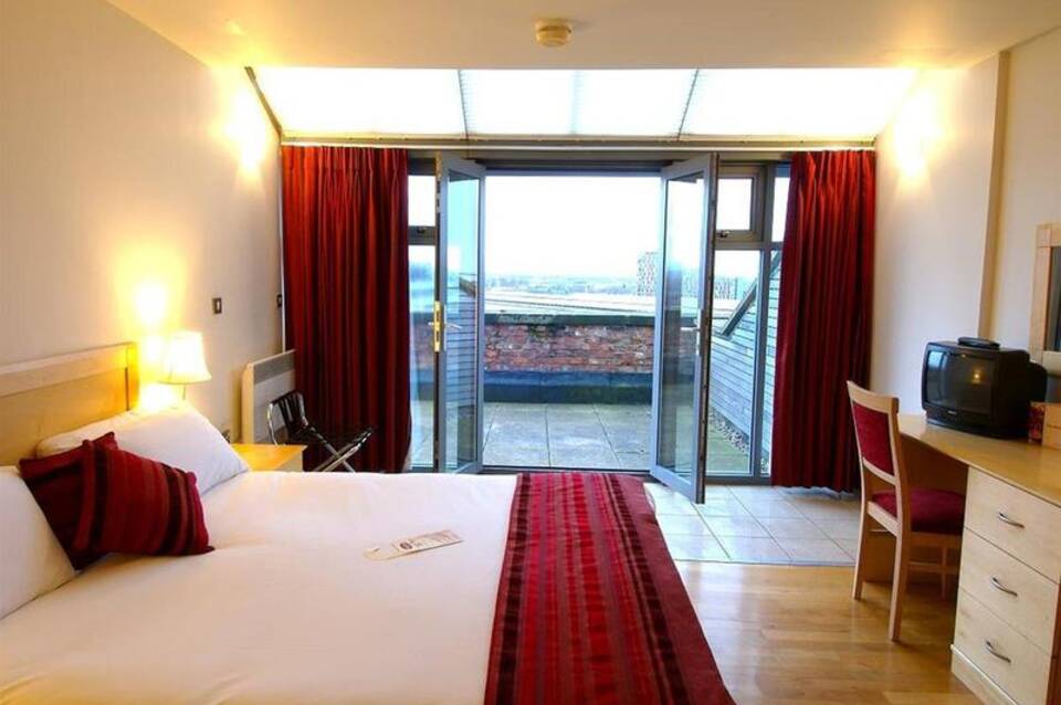 The Place Aparthotel 3