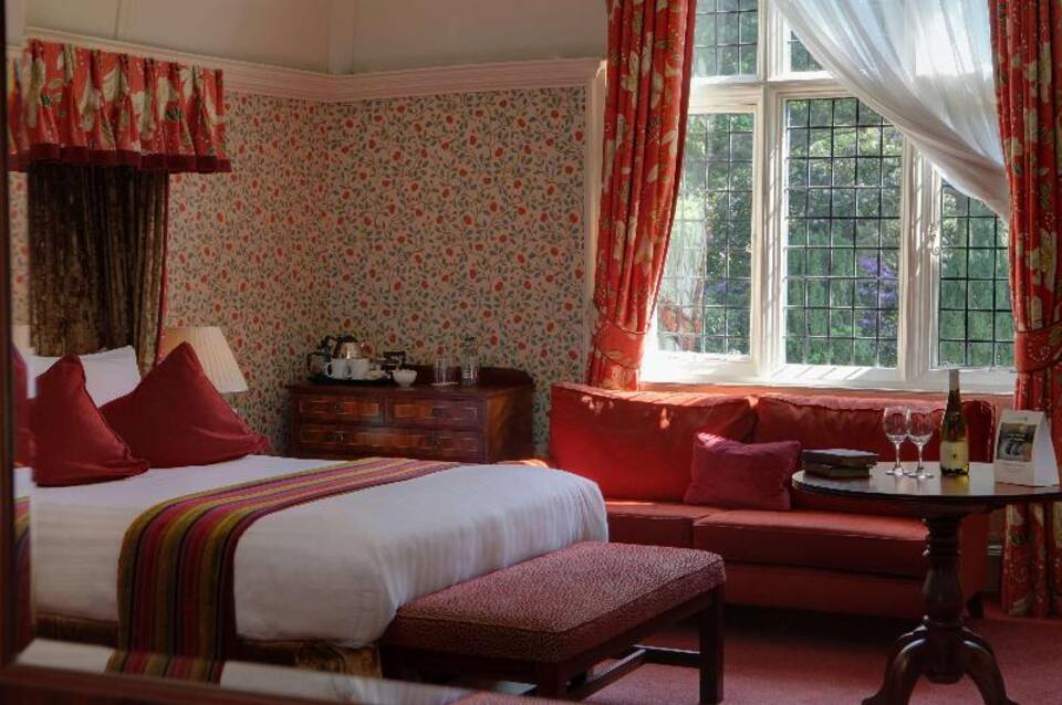 Best Western Plus Grim’s Dyke Hotel 5