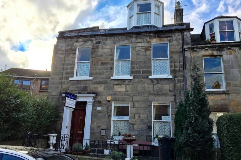 16 Pilrig Guest House 2