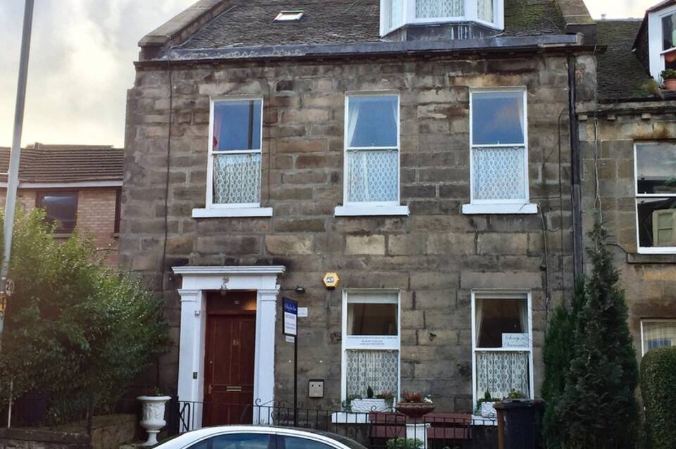 16 Pilrig Guest House 3
