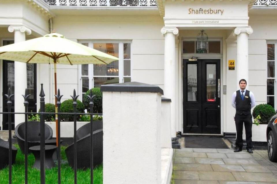 Shaftesbury Hyde Park International 1