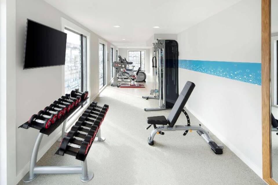 Hampton by Hilton London Docklands 4
