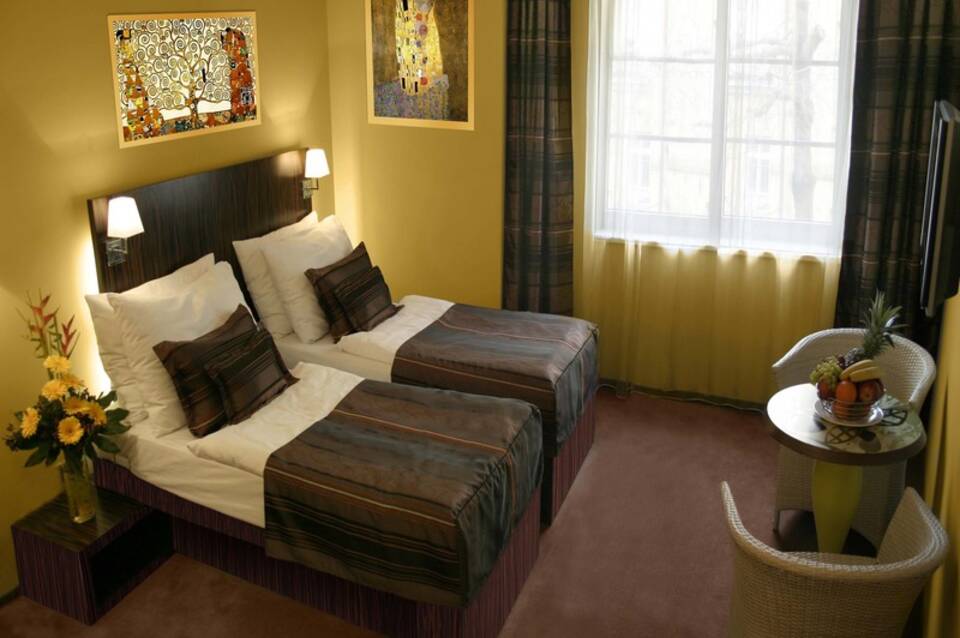 EA Hotel Crystal Palace 2