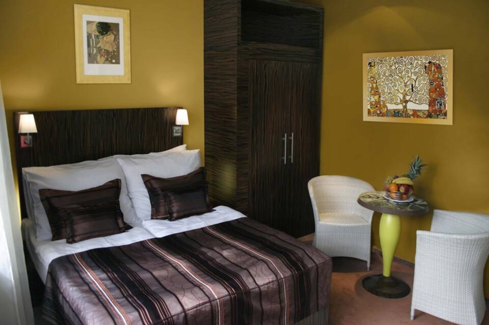 EA Hotel Crystal Palace 3